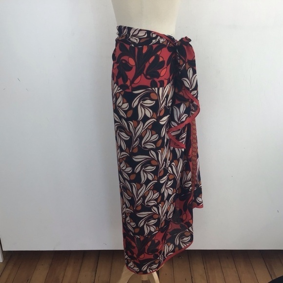 Ann Taylor large tropical print with border scarf/shawl/ coverup 79”x86” - Picture 9 of 11